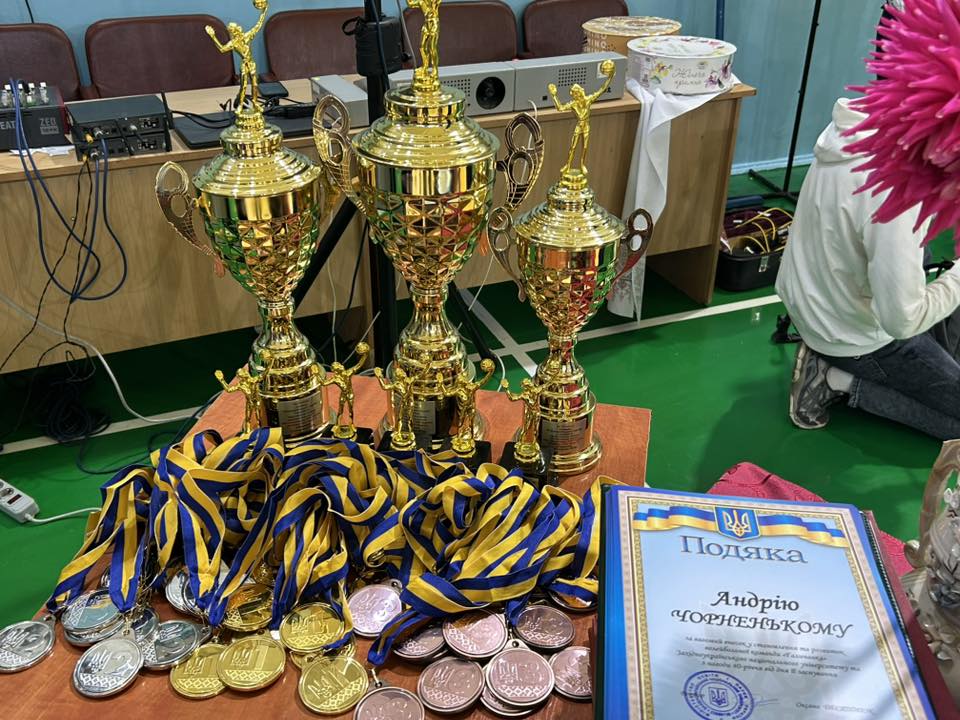Одинадцятий традиційний Всеукраїнський турнір з волейболу памʼяті Сергія Юрія розпочався у стінах ЗУНУ