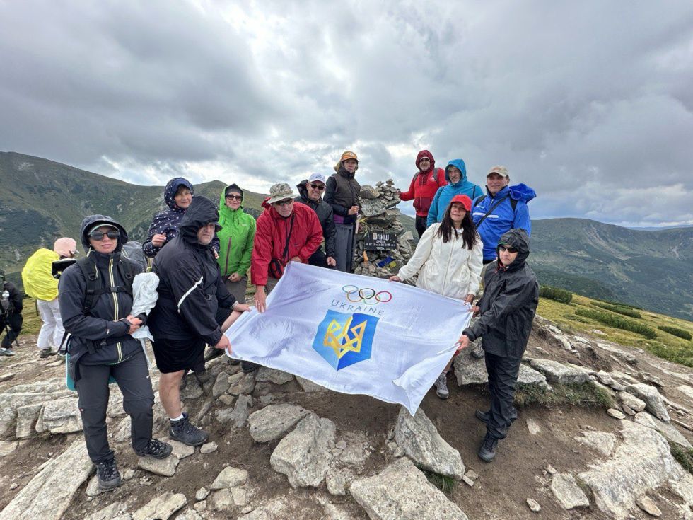 Олімпійський прапор на вершинах Карпат!
